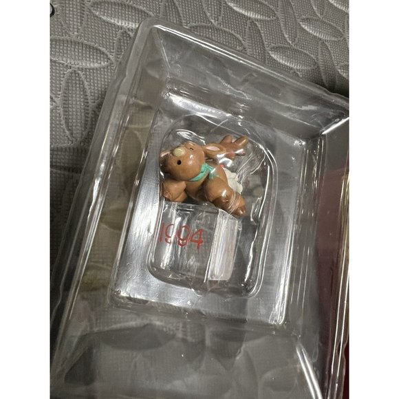Carlton Cards Ornament 1994 Ice block pals Skating Cake Topper Cupcake Moose vtg - Picture 3 of 8